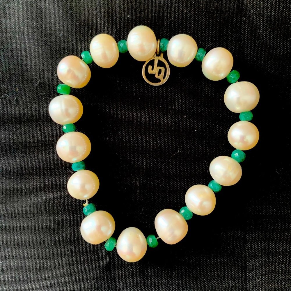 Freshwater Pearl and Emerald bead bracelet